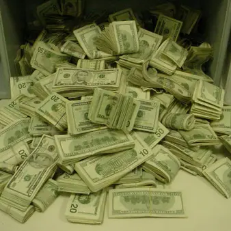 Wait Till You Find Out How Much This 31 Year Old Hedge Fund Trader Made Last Year