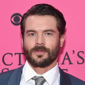 Charlie Weber Net Worth
