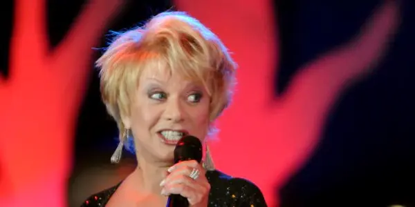 Elaine Paige