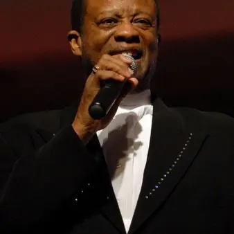 Larnelle Harris Net Worth