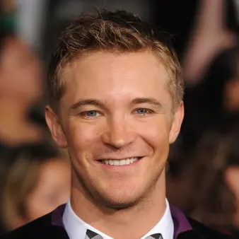 Michael Welch Net Worth