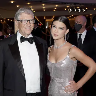 Today Microsoft's Market Cap Hit $4 Trillion. Bill Gates Should Be Worth $1.4 Trillion. Instead, He Took Warren Buffett's Horrendous Advice