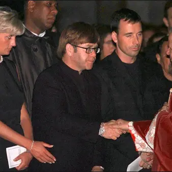 What Are The Top 11 Best Selling Singles of All-Time?