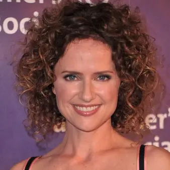 Jean Louisa Kelly Net Worth