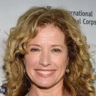 Nancy Travis Net Worth