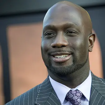 Richard T. Jones Net Worth