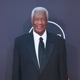 Oscar Robertson Is the Reason NBA Players Sign Massive Contracts Today. Sadly, He Had To Auction All His Memorabilia To Stay Afloat