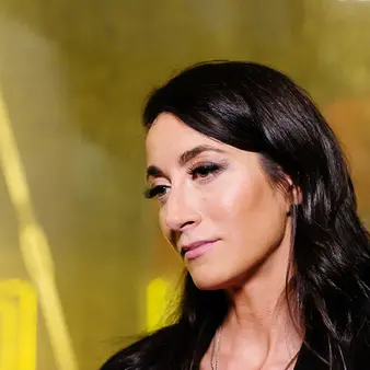 Lauren Oliver Net Worth