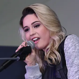 Beatrice Miller Net Worth