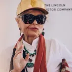 Millionaire Roseanne Barr Wants to Behead Rich People