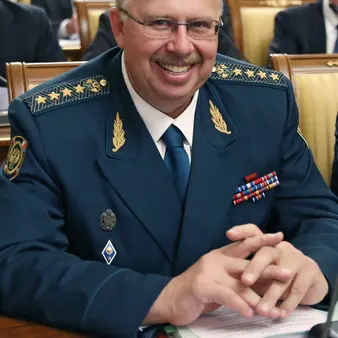 Russian Customs Agent And Friend Of Putin's Hoarded More Than Half A Million Dollars In Shoeboxes