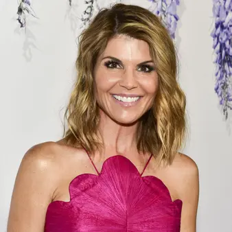 Lori Loughlin And Mossimo Giannulli Find A Buyer For Their Bel-Air Mansion, At $18.75 Million