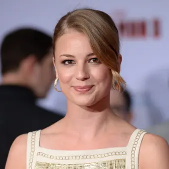 Emily VanCamp Net Worth