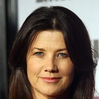 Daphne Zuniga Net Worth