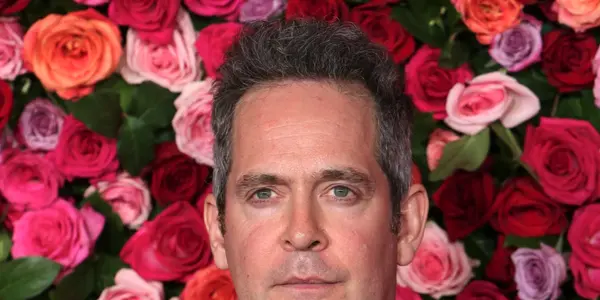 Tom Hollander