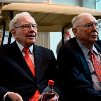 Warren Buffet Had A Direct Hand In Making His Right Hand Man, Charlie Munger, A Billionaire
