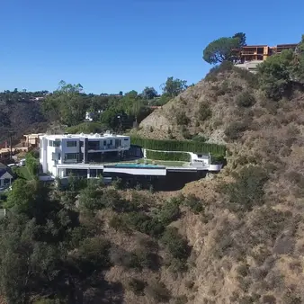 L.A. Reid Lowers Price On Bel Air Mansion To $18 Million