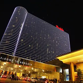 Man Becomes A Millionaire By Placing A $5 Poker Bet