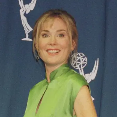 Roxanne Hart