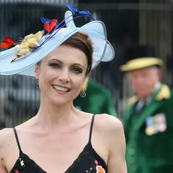 Emma Samms Net Worth