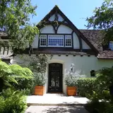 Mansion That Once Belonged To Brad Pitt And Jennifer Aniston Is Back On The Market For $44.5 Million