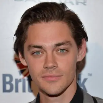 Tom Payne Net Worth