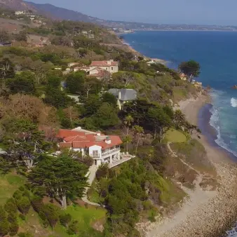 Cindy Crawford's Gorgeous Former Malibu Beach House Hits The Market For Just Under $100 Million