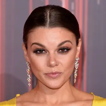 Faye Brookes Net Worth