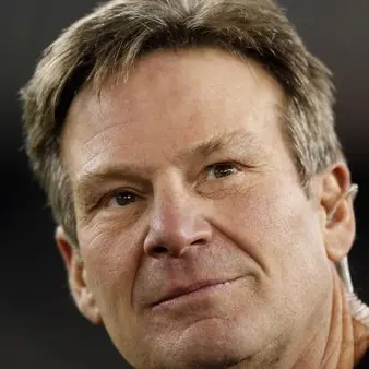 Sam Newman Net Worth