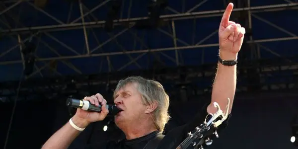 Tom Cochrane