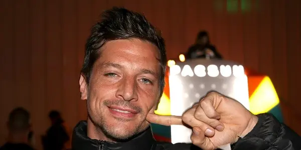 Simon Rex