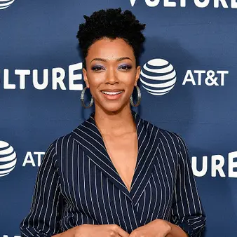 Sonequa Martin Net Worth