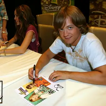 Jason Earles Net Worth