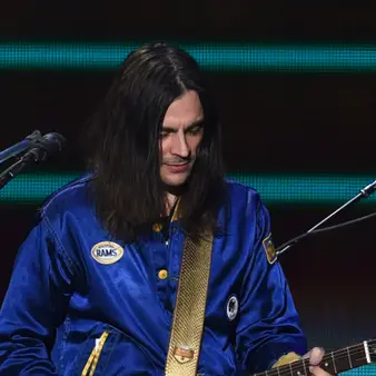 Brian Bell Net Worth