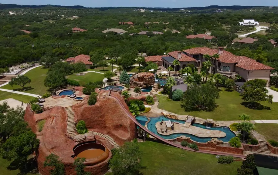 Here's A Full Video Tour Of Tony Parker's Insane Texas Estate (With Private Waterpark!!!) That Just Blew Kai Cenat's Mind