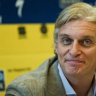 After Publicly Criticizing Ukraine War, Russian Billionaire Was Forced To Sell Bank At A Fire Sale Price