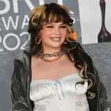 Lola Young Net Worth