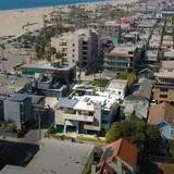 Anna Paquin And Stephen Moyer Cut Price Of Venice Home To $8 Million