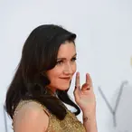 Shannon Woodward Net Worth