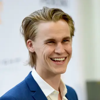 Rhys Wakefield Net Worth