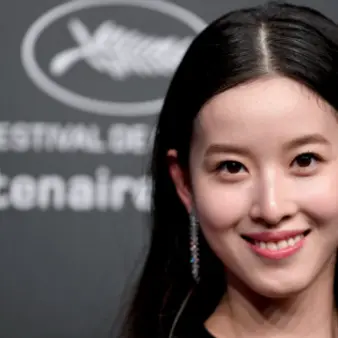 China's Youngest Richest Female Puts Luxury Sydney Penthouse On The Market