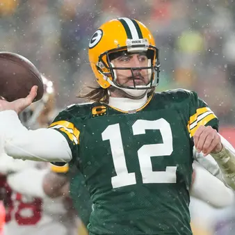 Did Aaron Rodgers Really Sign A $200 Million Deal With The Packers?