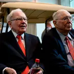 Warren Buffet Had A Direct Hand In Making His Right Hand Man, Charlie Munger, A Billionaire
