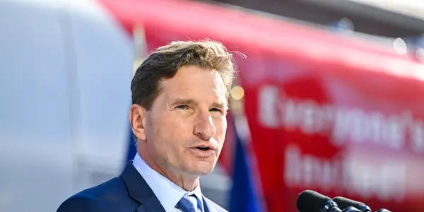 Dean Phillips