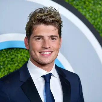 Gregg Sulkin Net Worth