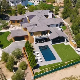 Lori Loughlin And Mossimo Giannulli Find New Home For $9.5 Million