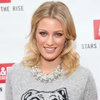 Ashley Hinshaw Net Worth