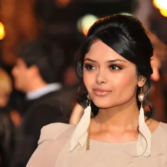 Afshan Azad Net Worth