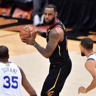 These 7 Athletes Make Way More In Endorsements Than They Do Playing Their Sports