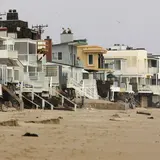 Ultra-Rich Celebrities And Billionaires Are Taking out MASSIVE Mortgages To Buy Their Massive Mansions